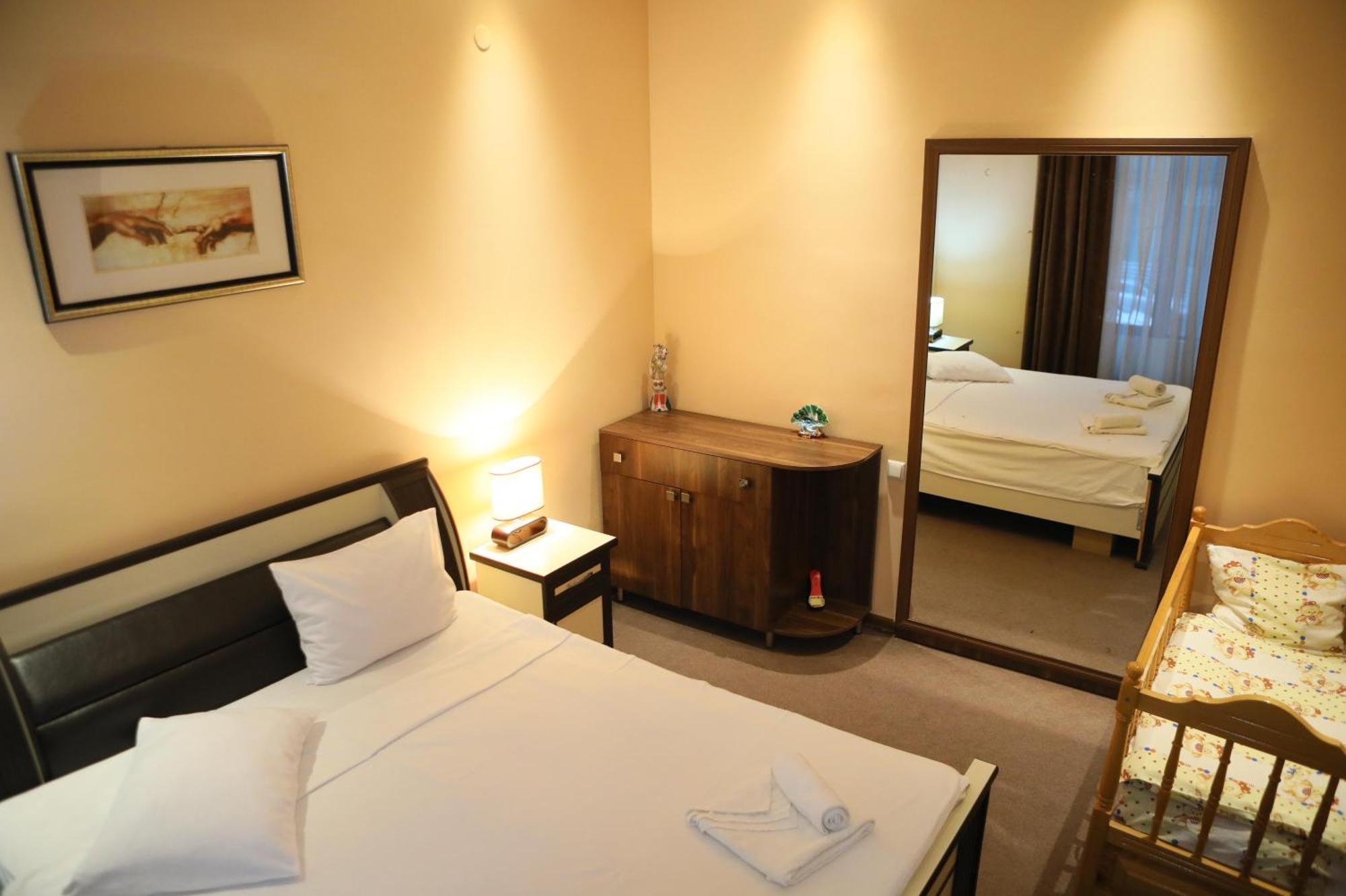 Elko Hotel Єреван Екстер'єр фото